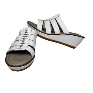 New Hush Puppies Womans Size 7.5 White Slide On Sandals LeatherBOHO Resortcore